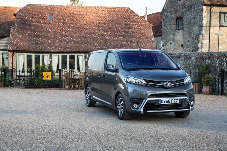  Toyota ProAce Van 2017 года  (UK) (фото 11 из 29)